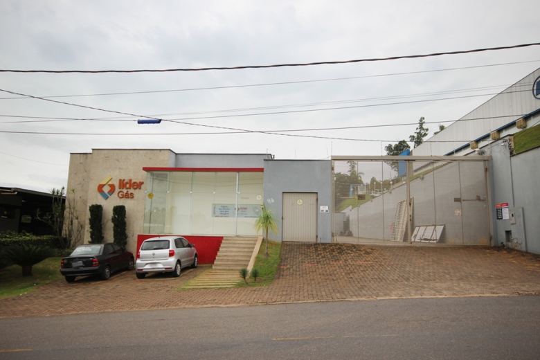 Terreno edificado a venda com 2.300 m² no Distrito Industrial em Ipatinga