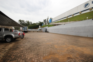 Terreno edificado a venda com 2.300 m² no Distrito Industrial em Ipatinga