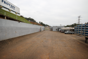 Terreno edificado a venda com 2.300 m² no Distrito Industrial em Ipatinga