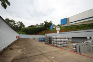 Terreno edificado a venda com 2.300 m² no Distrito Industrial em Ipatinga