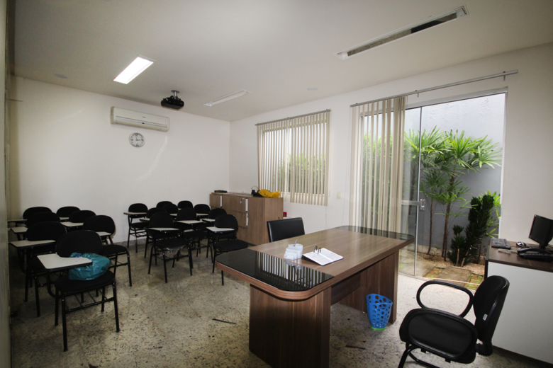 Terreno edificado a venda com 2.300 m² no Distrito Industrial em Ipatinga
