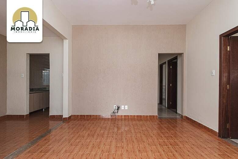 Casa a venda com 4 quartos no Bom Retiro em Ipatinga
