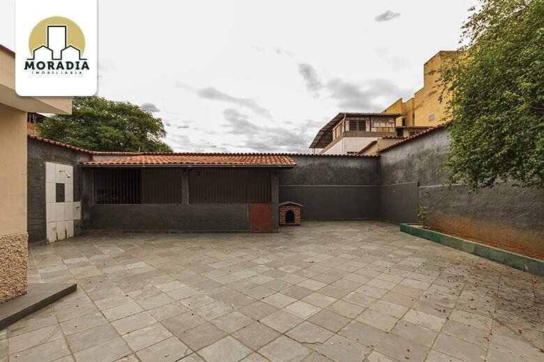 Casa a venda com 4 quartos no Bom Retiro em Ipatinga