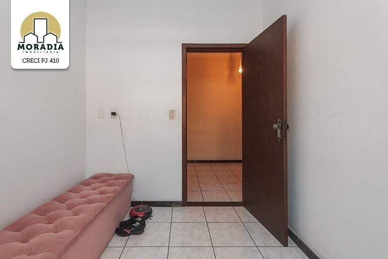 Prédio a venda com 2 lojas e 1 apartamento no Centro de Santana do Paraíso
