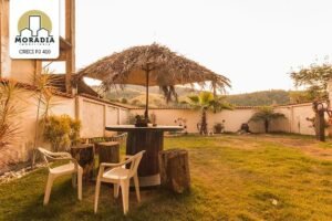 Prédio a venda com 2 lojas e 1 apartamento no Centro de Santana do Paraíso