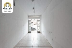 Prédio a venda com 2 lojas e 1 apartamento no Centro de Santana do Paraíso