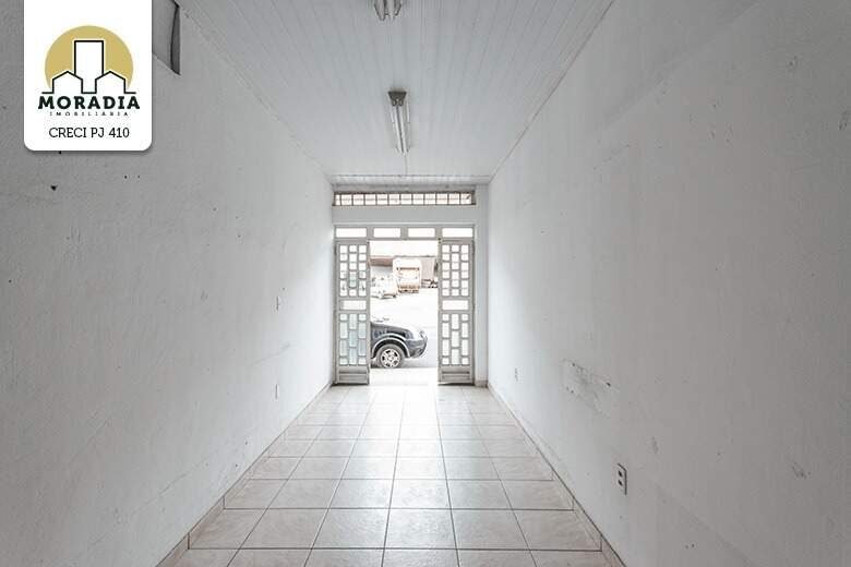 Prédio a venda com 2 lojas e 1 apartamento no Centro de Santana do Paraíso