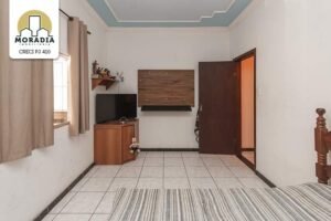 Prédio a venda com 2 lojas e 1 apartamento no Centro de Santana do Paraíso