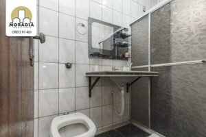 Prédio a venda com 2 lojas e 1 apartamento no Centro de Santana do Paraíso