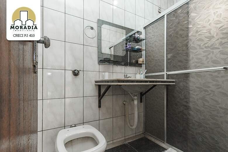 Prédio a venda com 2 lojas e 1 apartamento no Centro de Santana do Paraíso