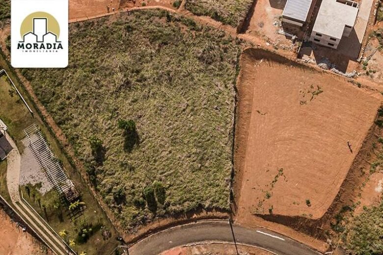 Chácara a venda com 3.239 m² no Condomínio Vivenda dos Lagos em Iapu