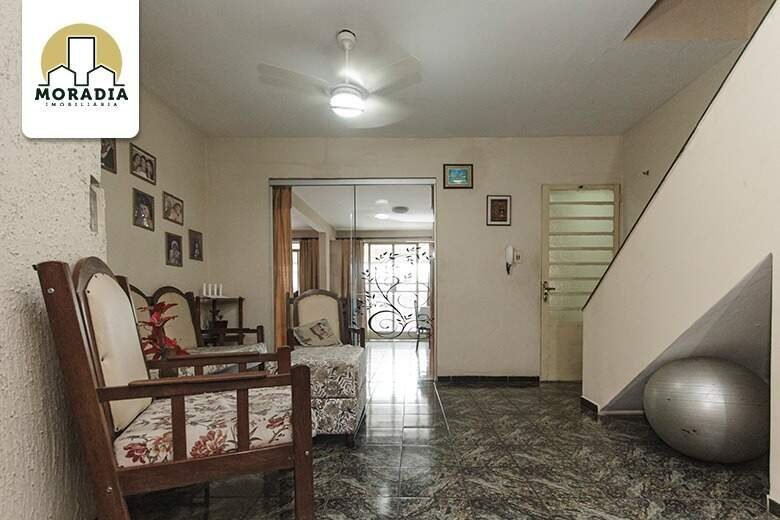 Prédio a venda com 2 apartamentos no Veneza II em Ipatinga