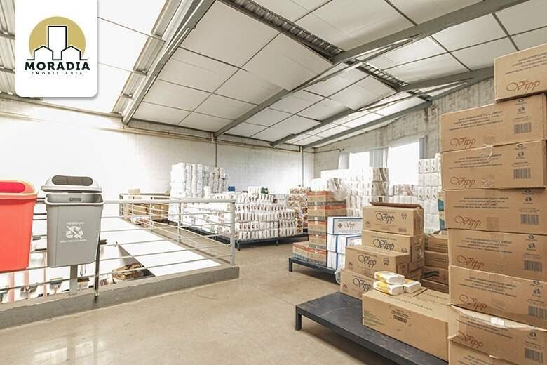 Galpão a venda com 600,00 m² no Parque Veneza em Santana do Paraíso