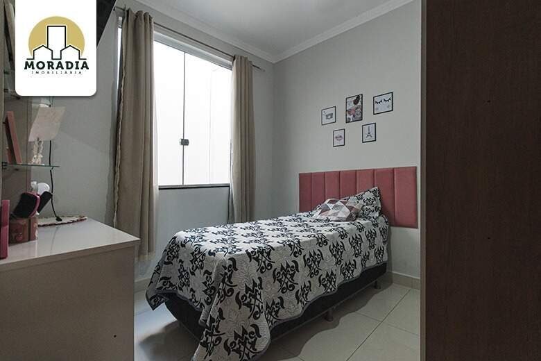 Casa geminada a venda com 3 quartos no Residencial Bethânia