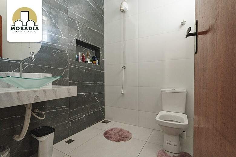Casa geminada a venda com 3 quartos no Residencial Bethânia
