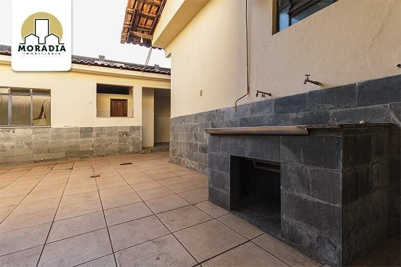 Casa a venda com 4 quartos no Bom Retiro em Ipatinga